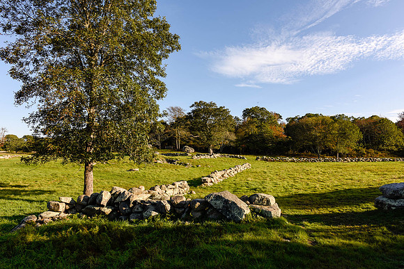 Waskosim's Rock, Chilmark
