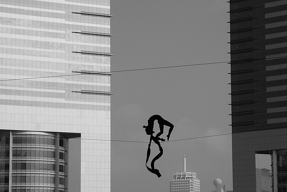 Dubai: sculpture between Emirates Towers